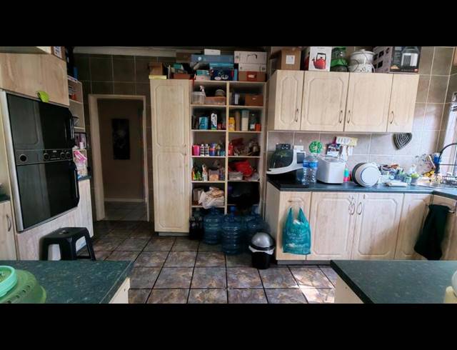 5 BEDROOM HOUSE FOR SALE IN LYTTELTON MANOR